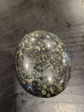 Kambaba Jasper Crystal Palm Stone